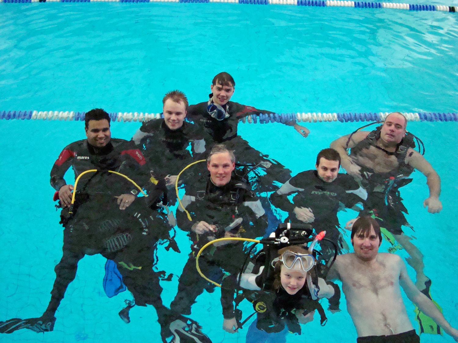 dykare-i-poolen-med-atlantis-dive-college