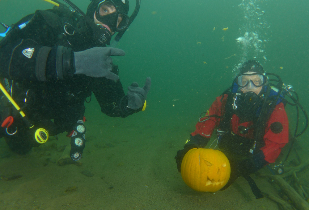 pumpadyk_atlantis_dive_college_pumpkin_dive_dykning_dykare_undervattensbilder-56